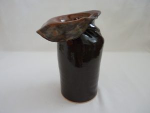 vase émaillé rouge de fer
